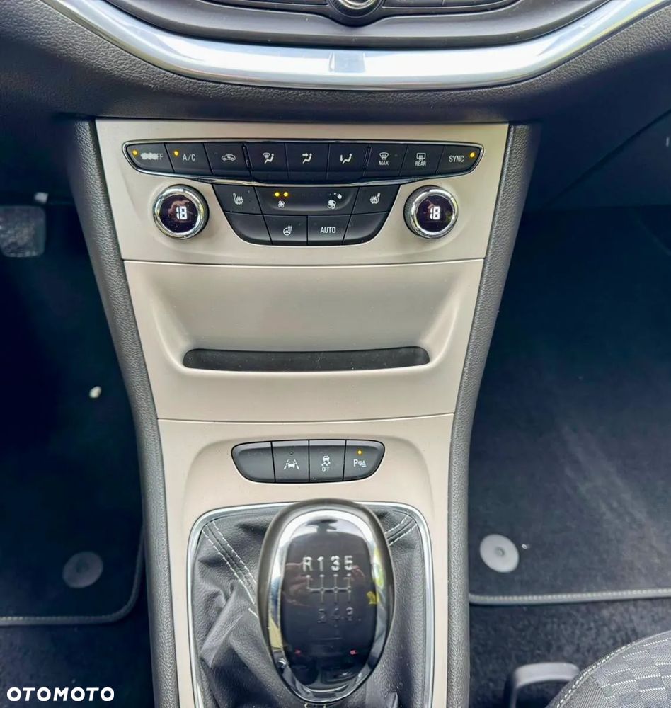 Opel Astra 1.4 Turbo Dynamic - 18