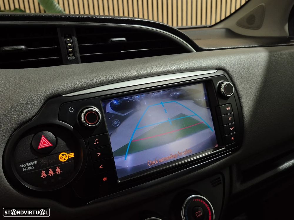 Toyota Yaris 1.4 D-4D Comfort+P.Style - 17