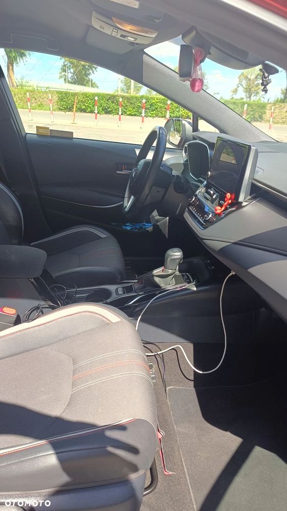 Toyota Corolla 1.8 Hybrid GR Sport - 8