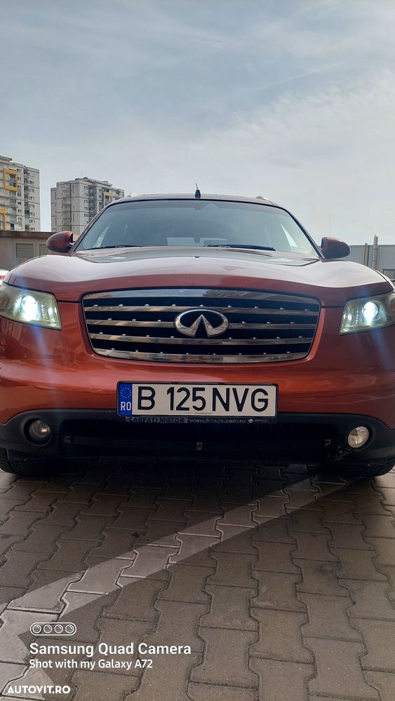 Infiniti FX 35 - 11