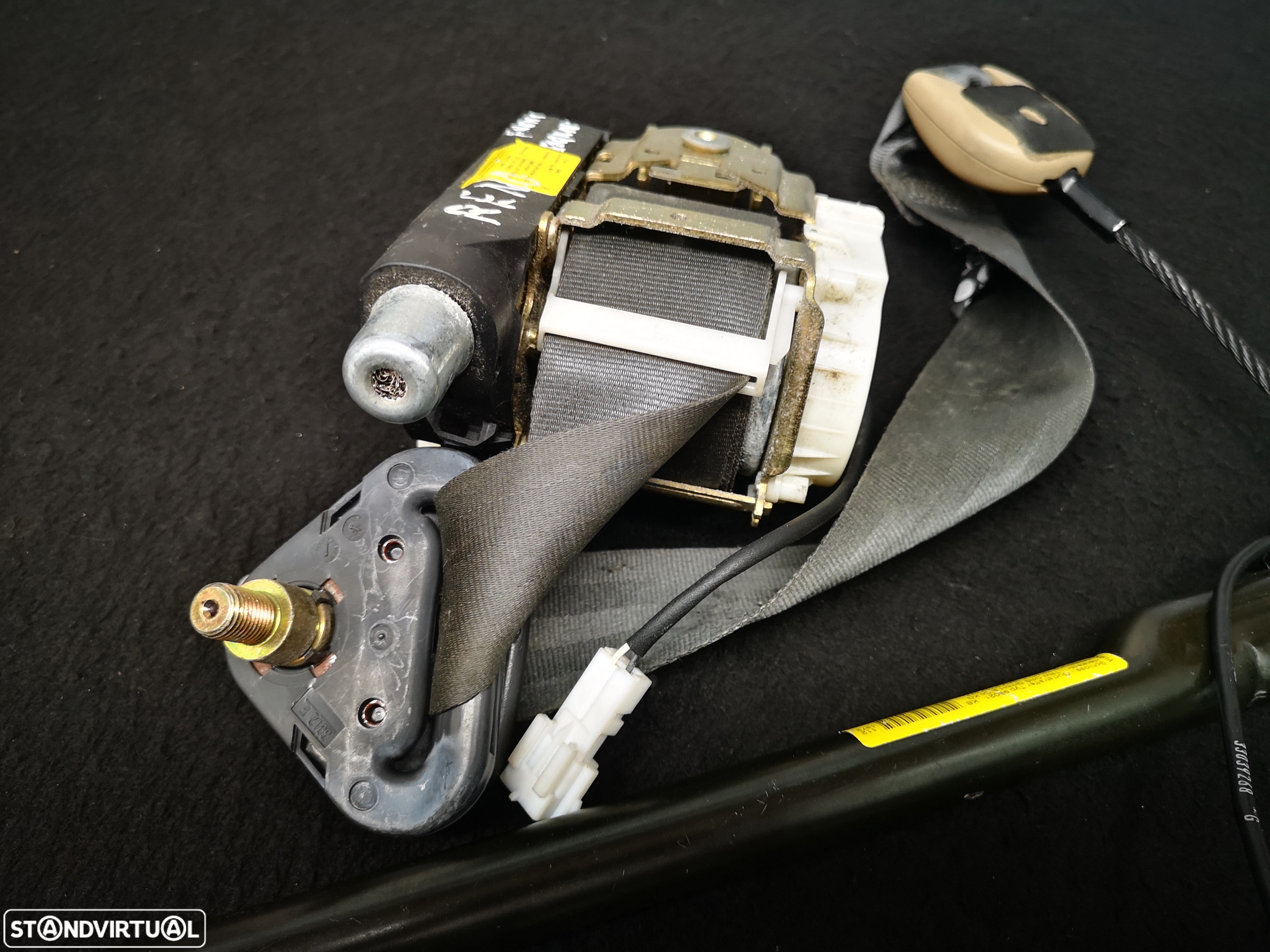 Cinto de Segurança Pre-Tensor frente esquerda Renault Modus 2004+ - 2