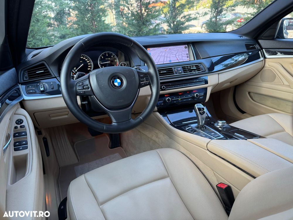 BMW Seria 5 525d xDrive AT - 12