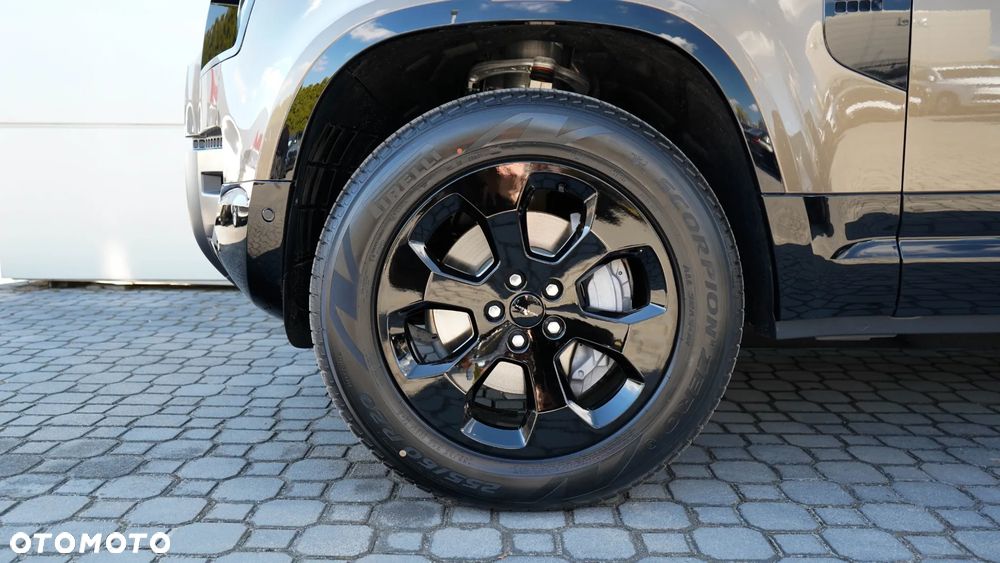 Land Rover Defender 110 D350 X-Dynamic SE - 13