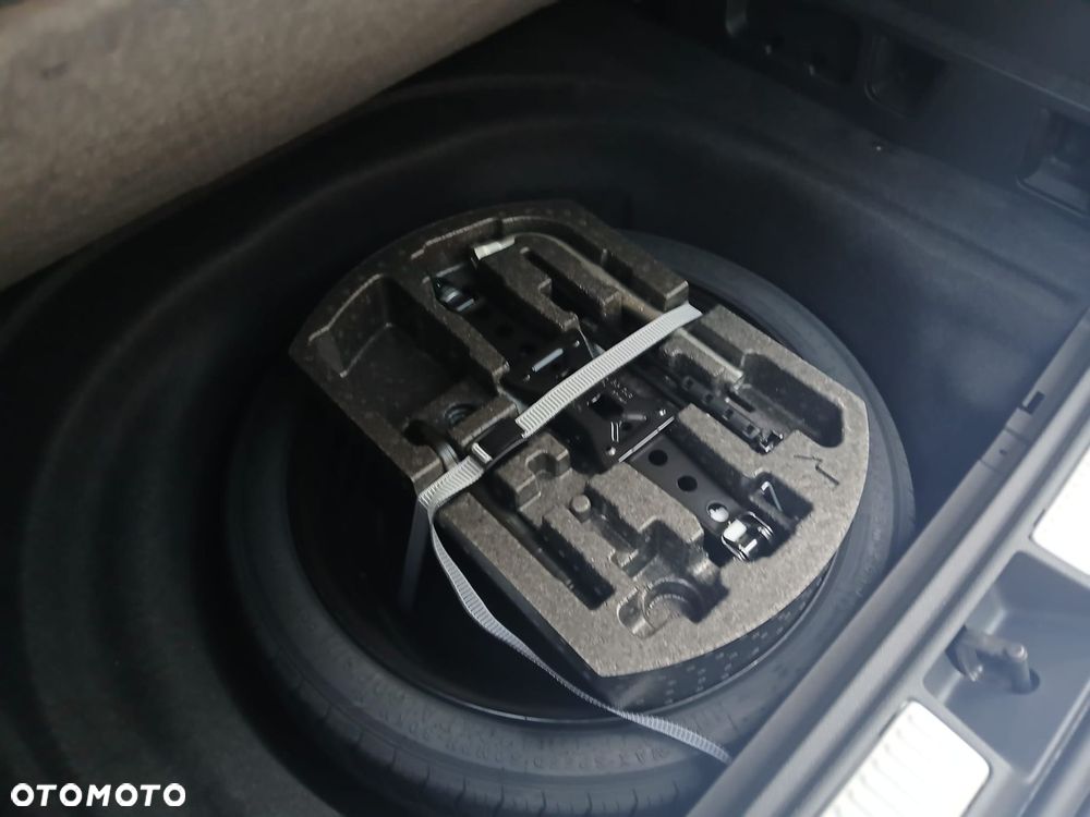 Volkswagen Passat - 31