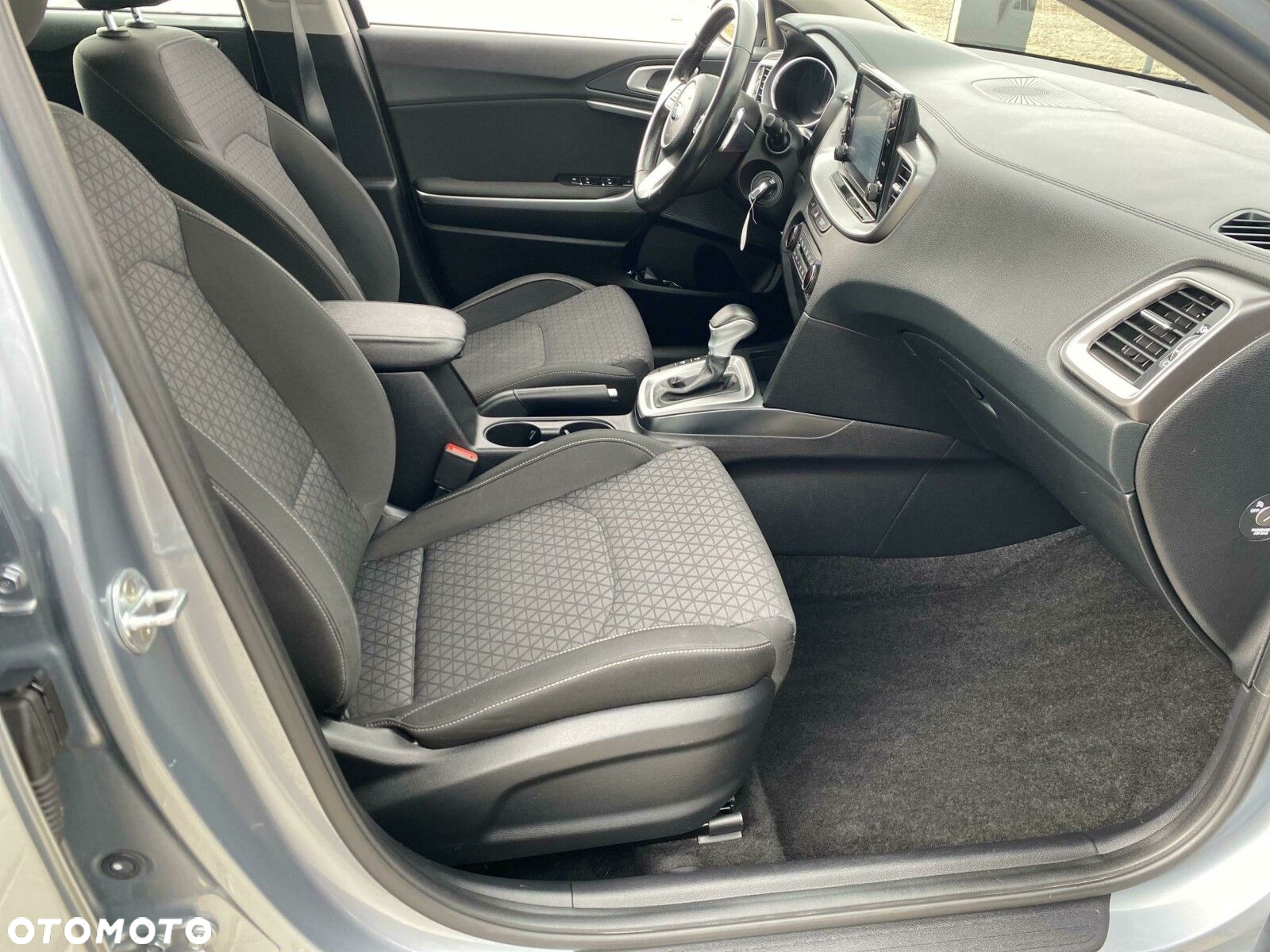 Kia Ceed - 14
