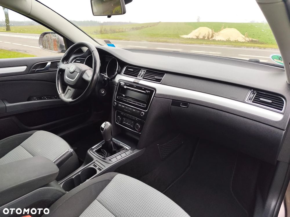 Skoda Superb 2.0 TDI Family - 8