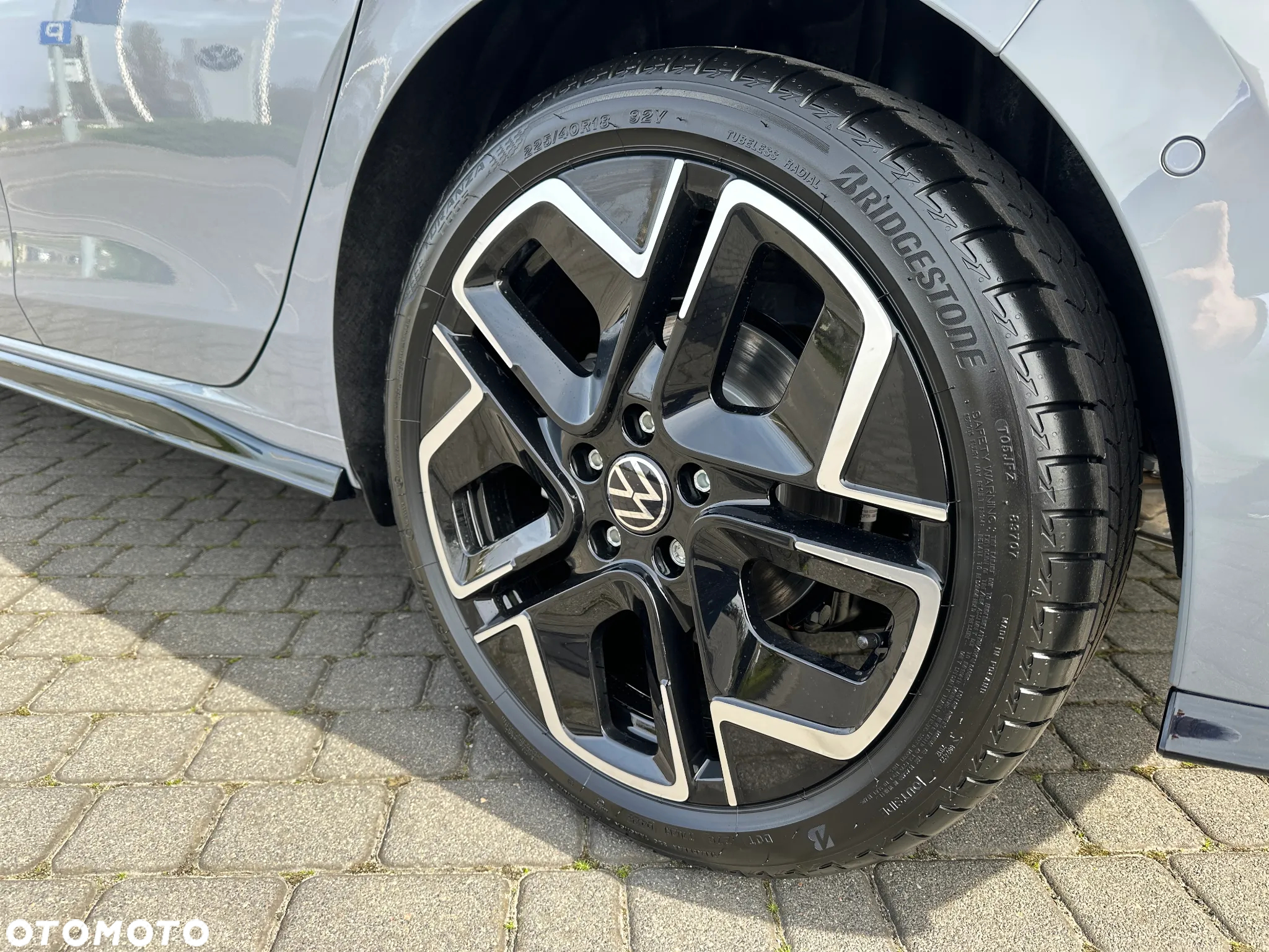 Volkswagen Golf - 24
