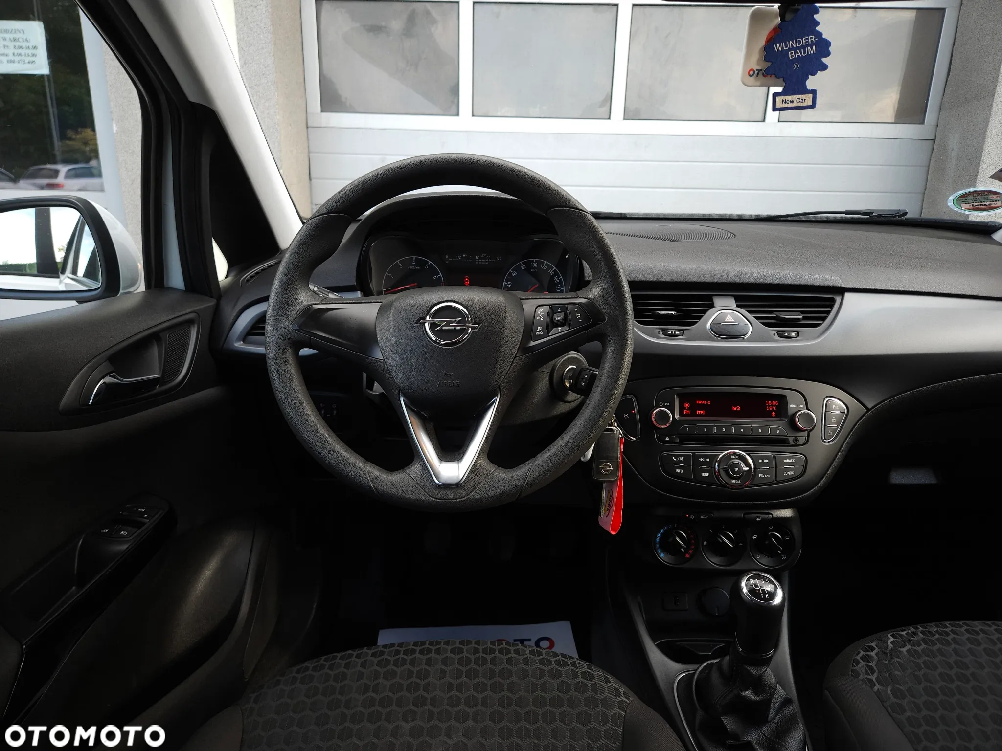 Opel Corsa 1.2 Enjoy - 24
