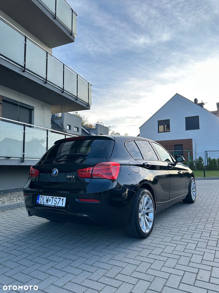 BMW Seria 1 116i - 5