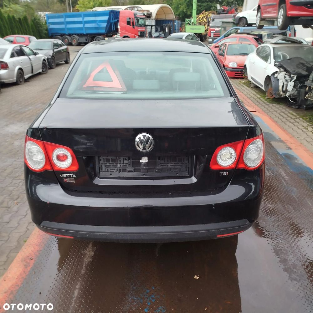 Volkswagen Jetta na części . - 10