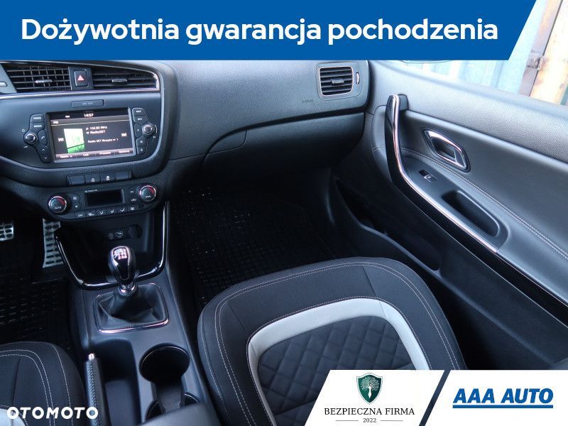 Kia Ceed - 10