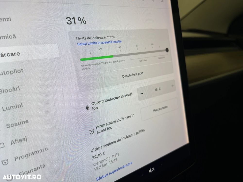 Tesla Model 3 - 24