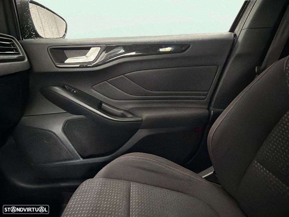 Ford Focus SW 1.0 EcoBoost ST-Line - 18
