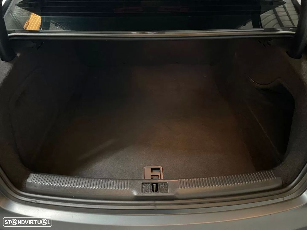 Audi A4 2.0 TDI Business Line Advance - 20