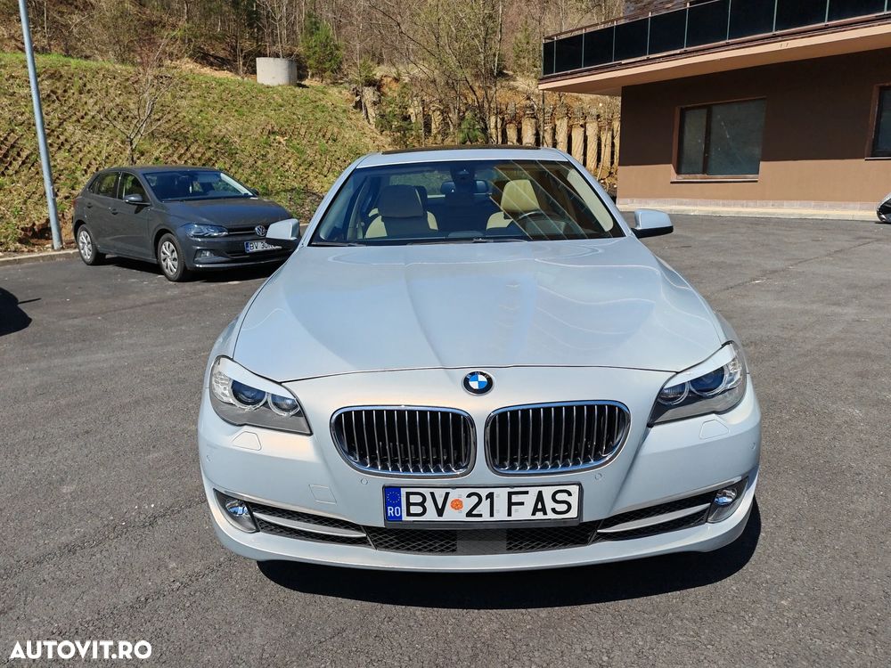 BMW Seria 5 525d xDrive AT - 25