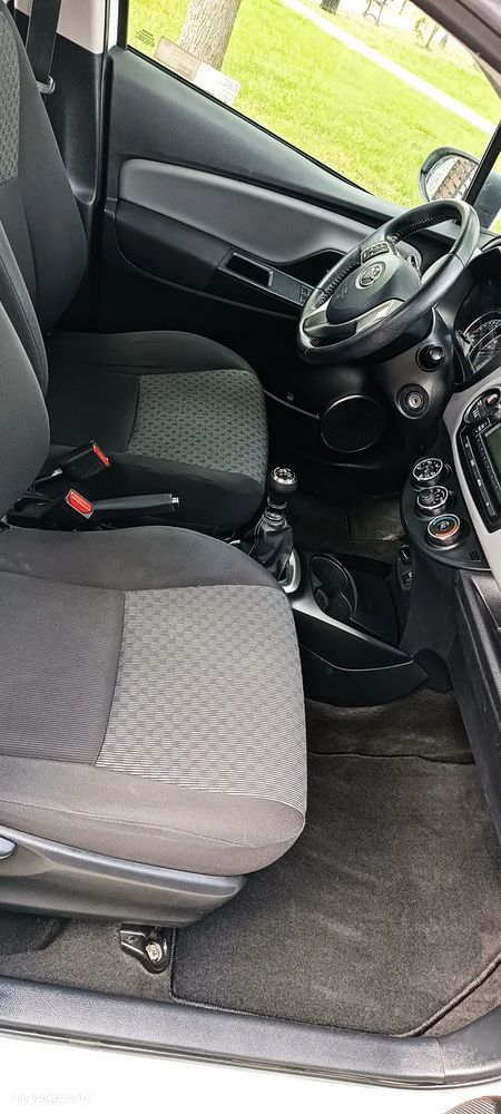 Toyota Yaris 1.33 Active EU6 - 10