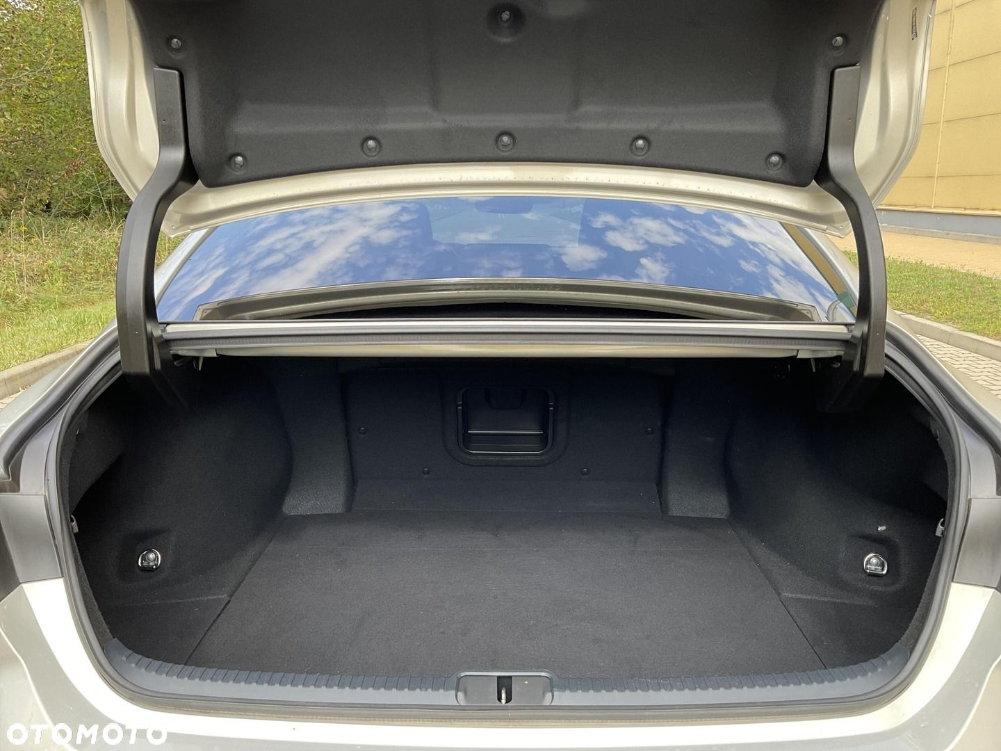 Lexus ES 300h Business Edition - 16
