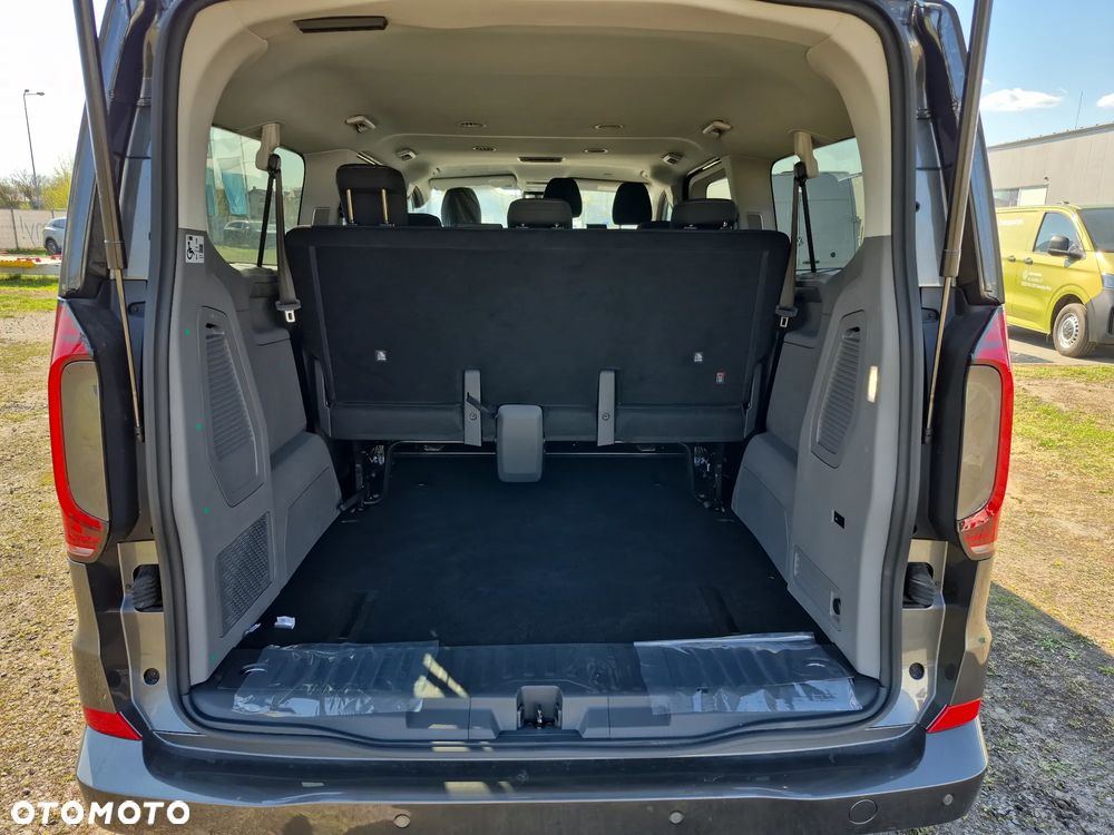 Volkswagen Caravelle - 13