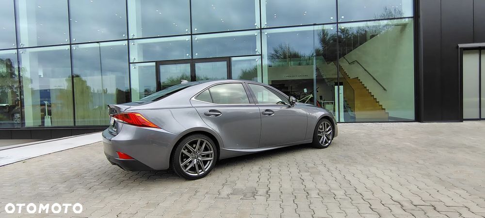 Lexus IS 200t / 300 F Sport - 7