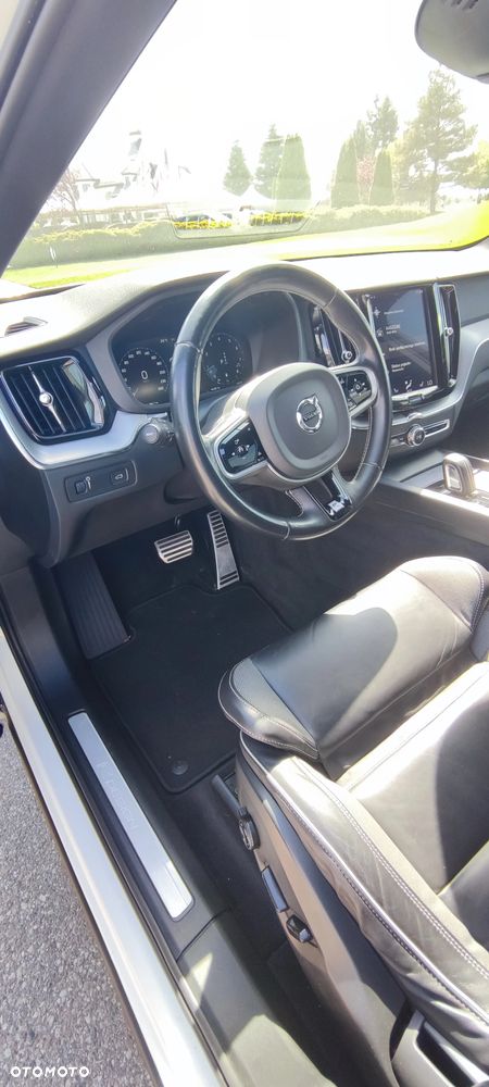 Volvo XC 60 B5 B AWD R-Design - 16
