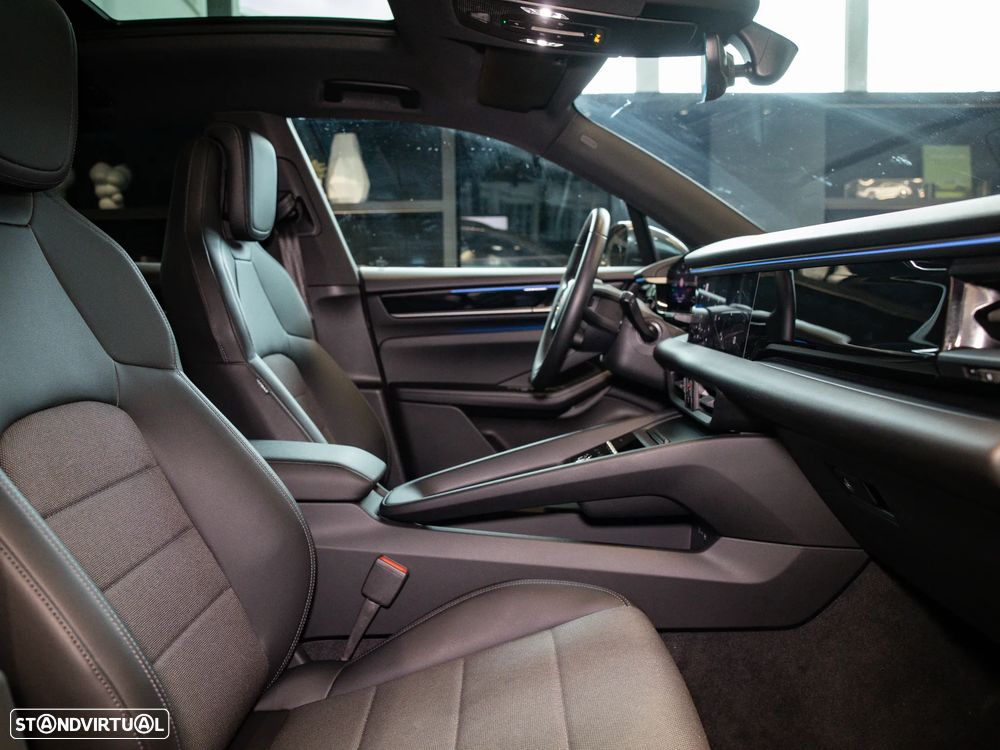 Porsche Macan Electric 4 - 35