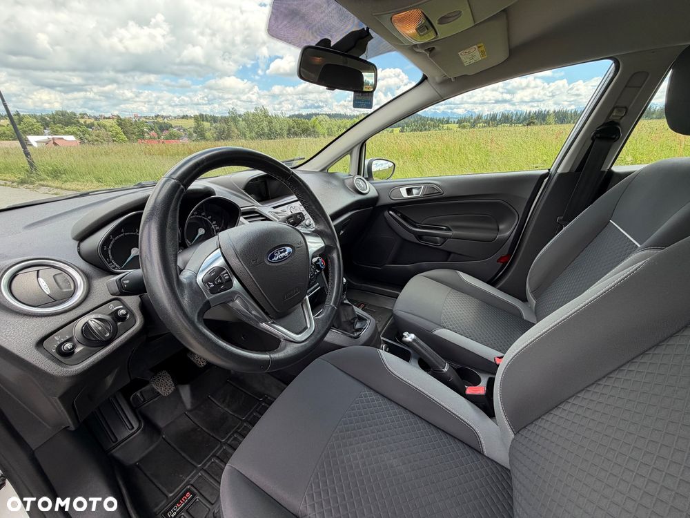Ford Fiesta - 12