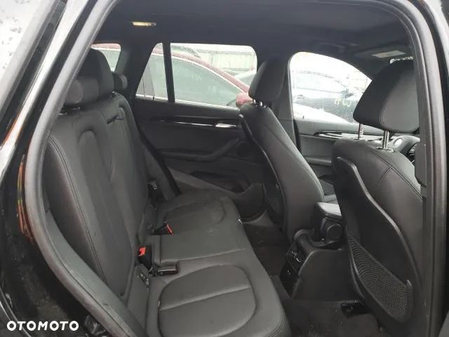 BMW X1 xDrive25i Advantage - 6