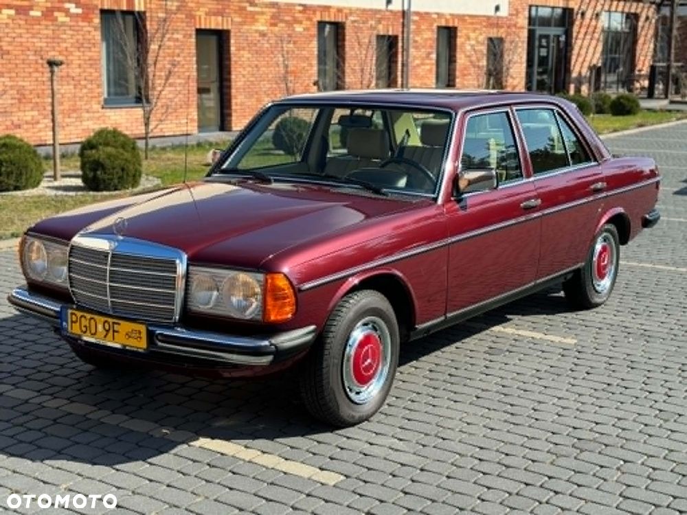 Mercedes-Benz W123 - 1