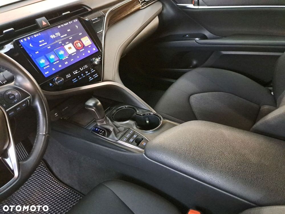 Toyota Camry 2019