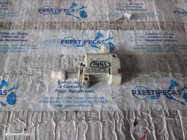 Fecho 4E0862150 AUDI A8 2006 COMBUSTIVEL ELETRICO - 2