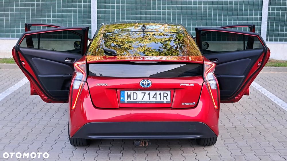 Toyota Prius Hybrid - 16