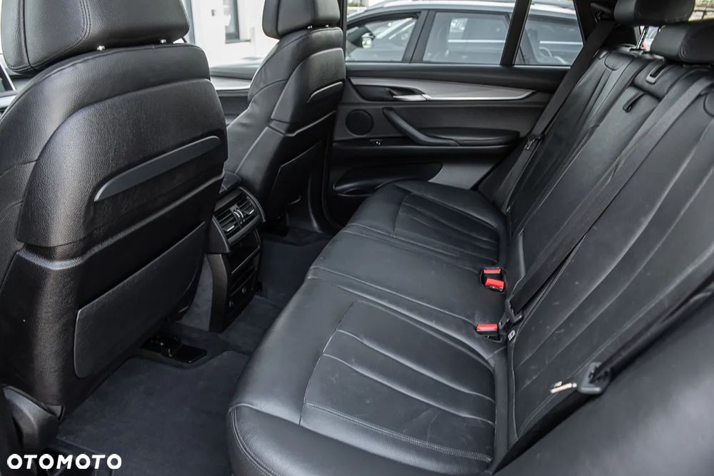 BMW X5 M M50d Sport-Aut - 9