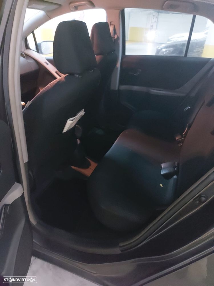 Toyota Yaris 1.4 D-4D High Pack - 6