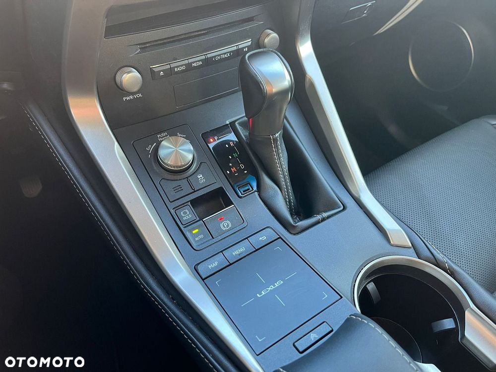 Lexus NX 300 Comfort AWD - 24