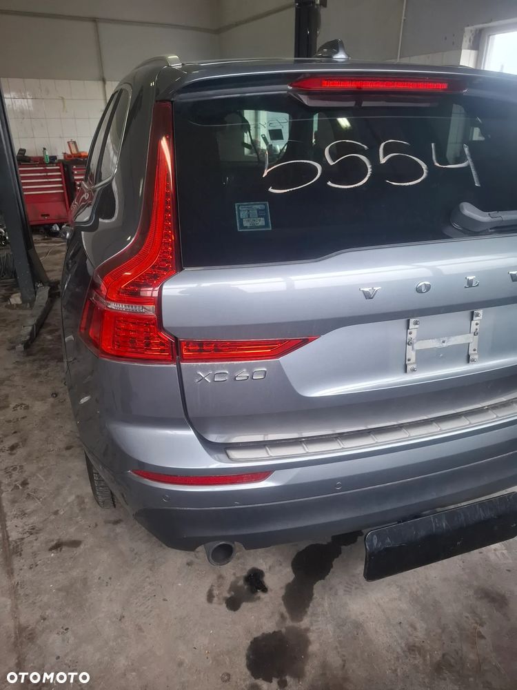 Volvo XC60 II Drzwi lewy tyl kod lakieru 714 - 4