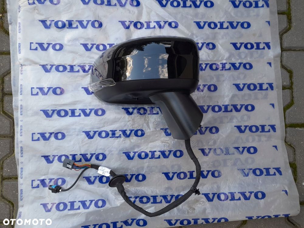 lusterko prawe 14 pin + kamera kolor 019 volvo xc60 ii lift 2023r uk - 2