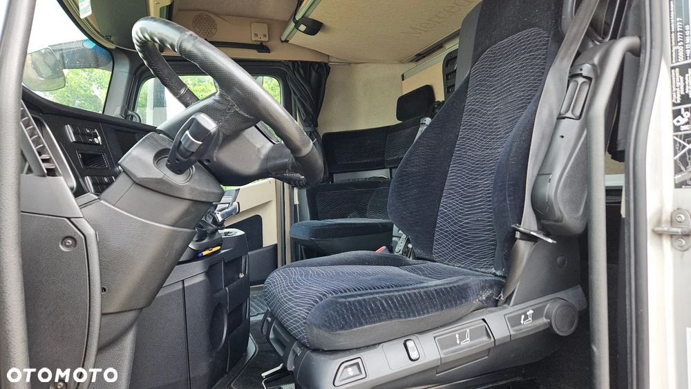 Mercedes-Benz Actros - 6