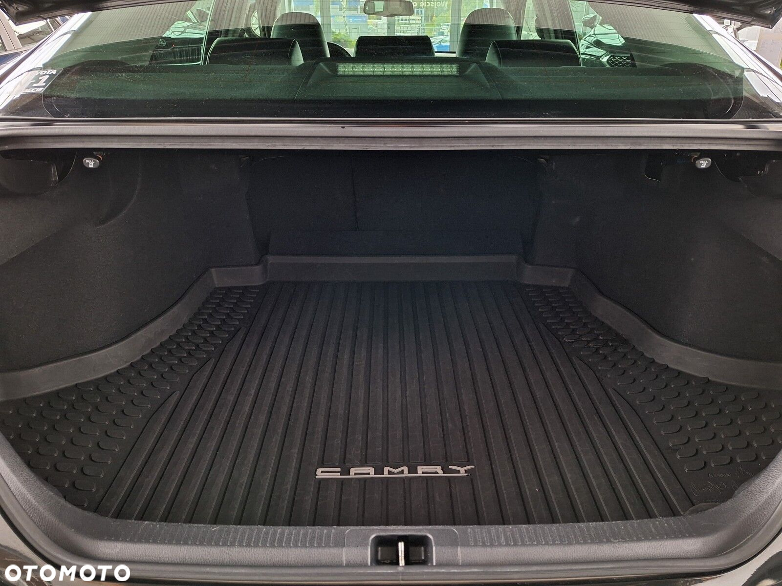 Toyota Camry 2.5 Hybrid Executive CVT - 14