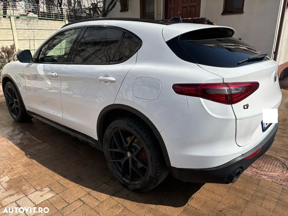Alfa Romeo Stelvio 2.0 Turbo 16V AT8-Q4 Ti - 3