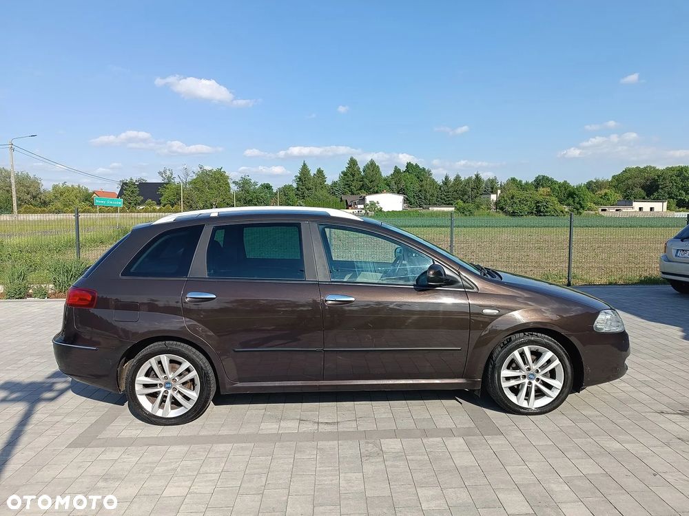 Fiat Croma 1.9 JTD Emotion - 1