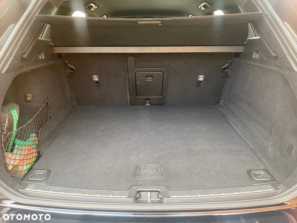 Volvo XC 60 D4 SCR AWD R-Design - 9