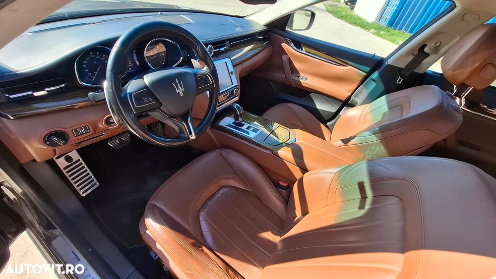 Maserati Quattroporte - 12