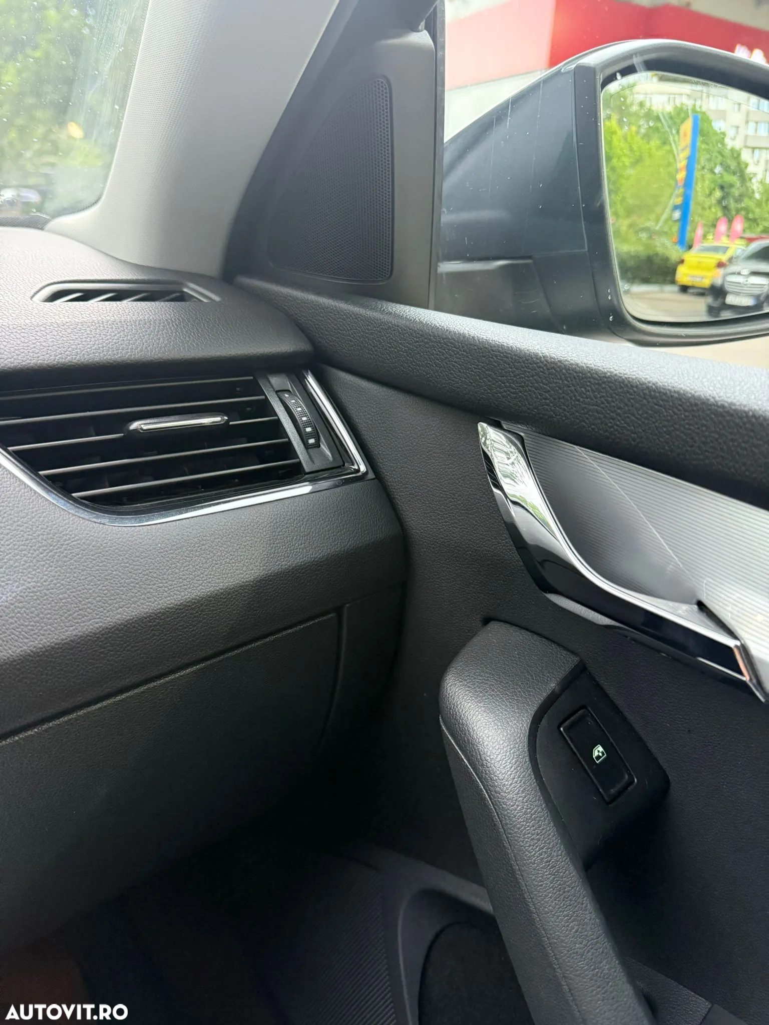 Skoda Octavia 1.8 TSI AMBITION DSG - 6