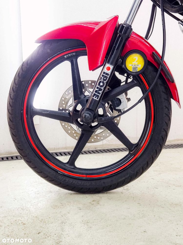 Yamaha YBR - 27