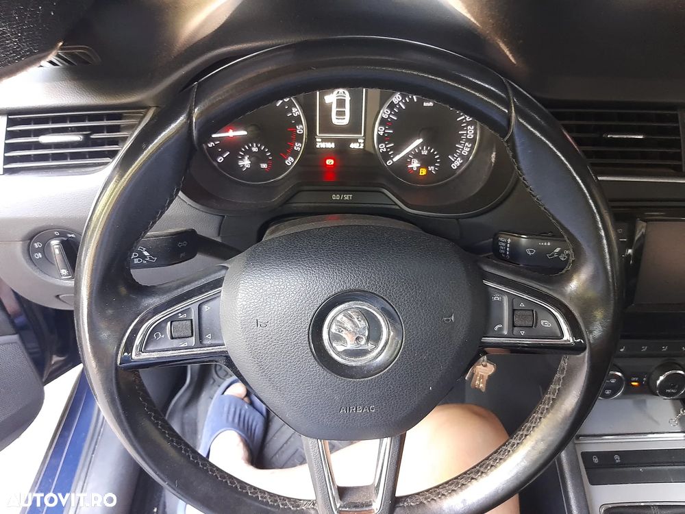 Skoda Octavia 1.6 TDI 4X4 Ambition - 6