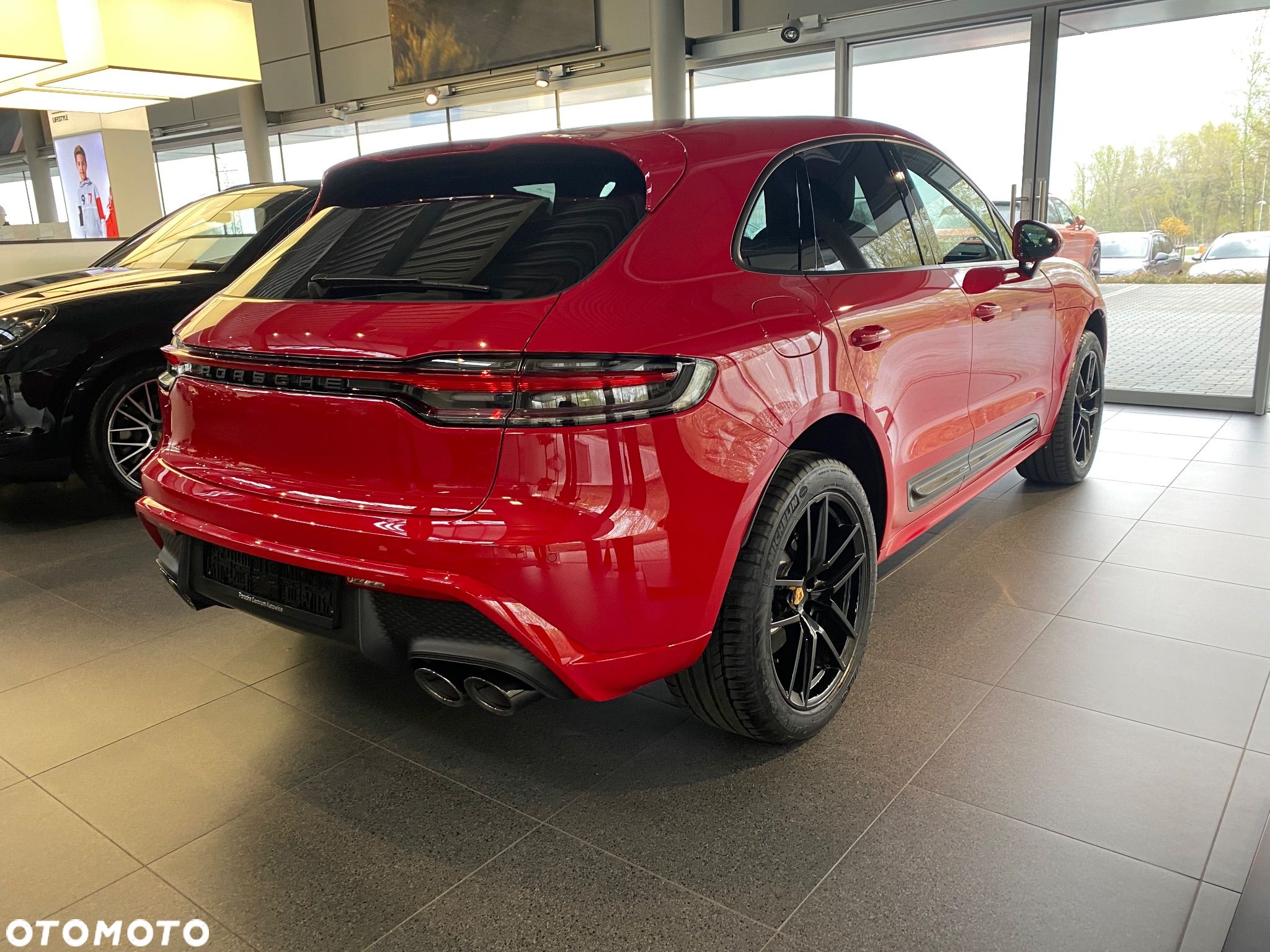 Porsche Macan Standard - 1
