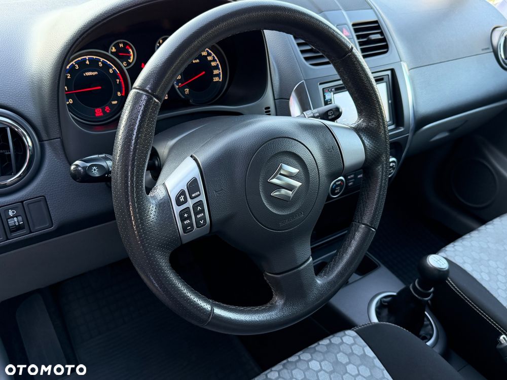 Suzuki SX4 1.6 Premium 4WD - 11