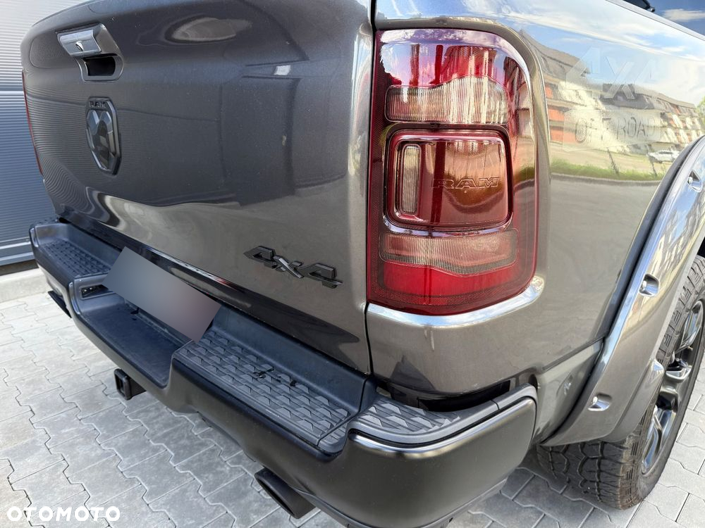 Dodge RAM 1500 5.7 4x4 - 16