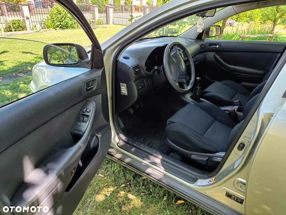 Toyota Avensis 2.0 D-4D Sol - 5