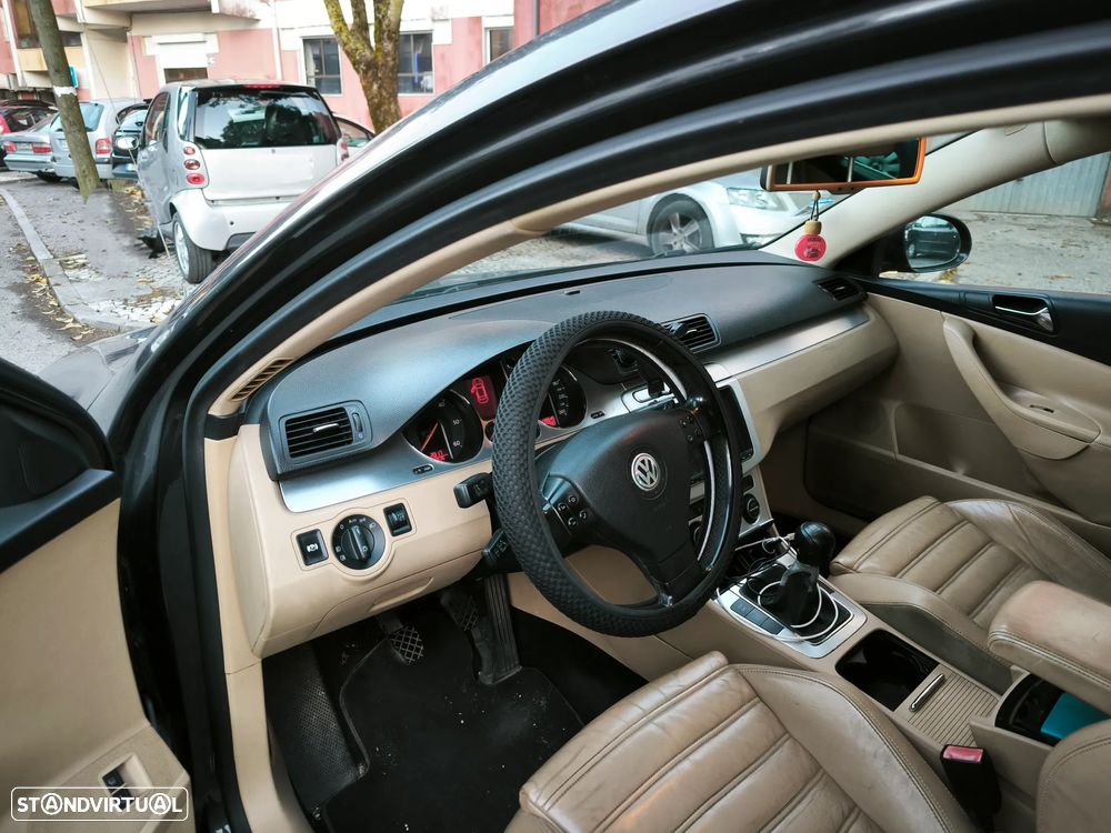 VW Passat Variant 2.0 TDI Confortline - 12
